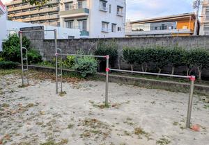 岡山公園の高鉄棒 (写真は問い合わせフォームでいただいたもの。2026.10.12)